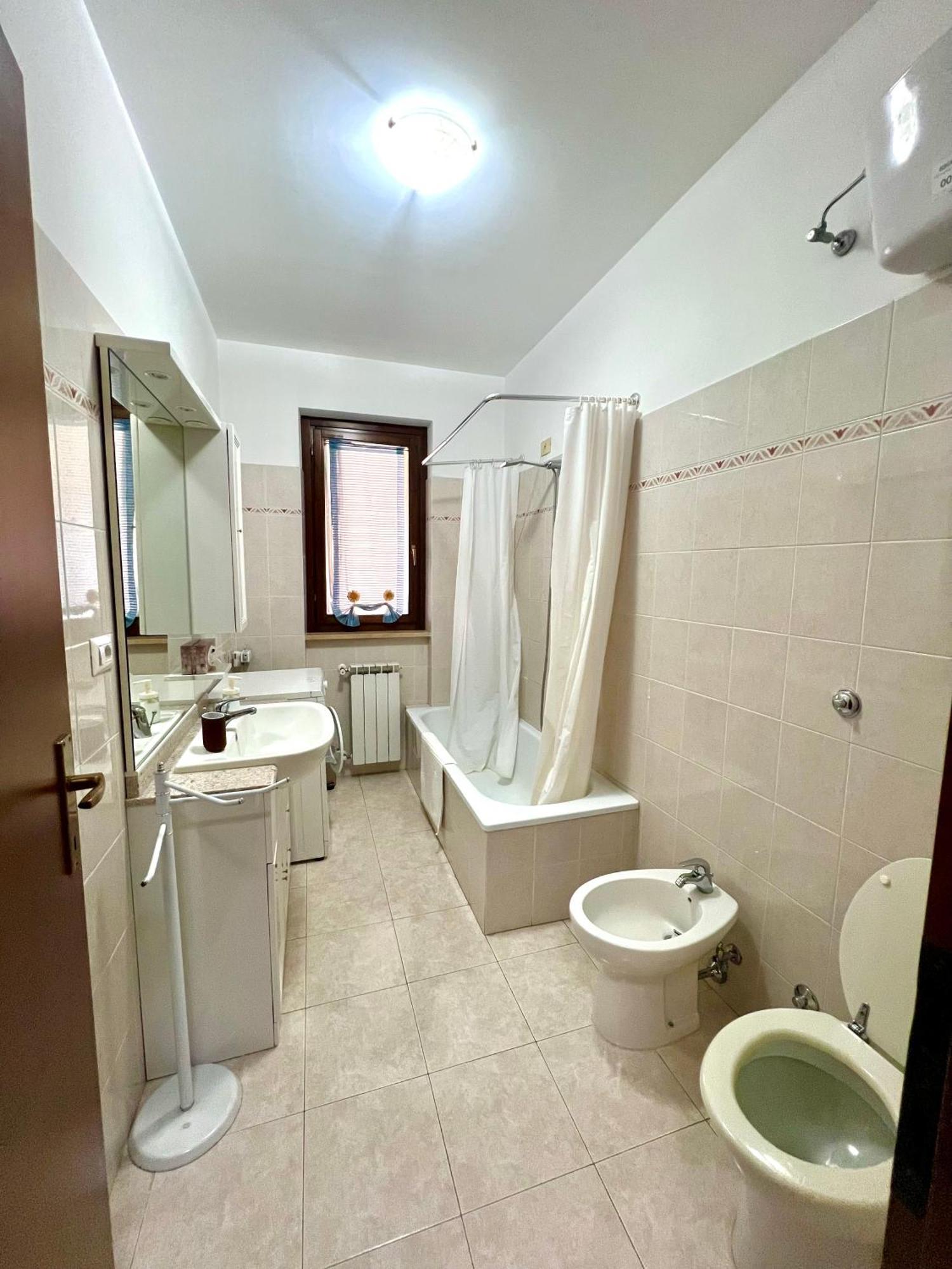 Appartamento Tra Il Borgo E Il Lago Anguillara Sabazia Luaran gambar